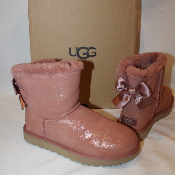 NIB‎ UGG WOMEN'S MINI METALLIC SUEDE SHEARLING LINED BAILEY BOW ANKLE BOOTS - Picture 1 of 8